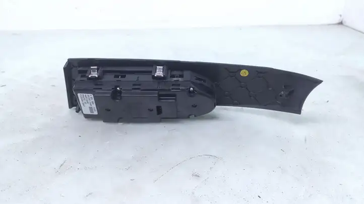 BMW 5 E60 E61 (2004 - 2010) 6951909 Кнопка стеклоподъемников — фото 2