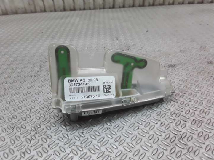 695734402 BMW 5 E60 E61 Radio antena