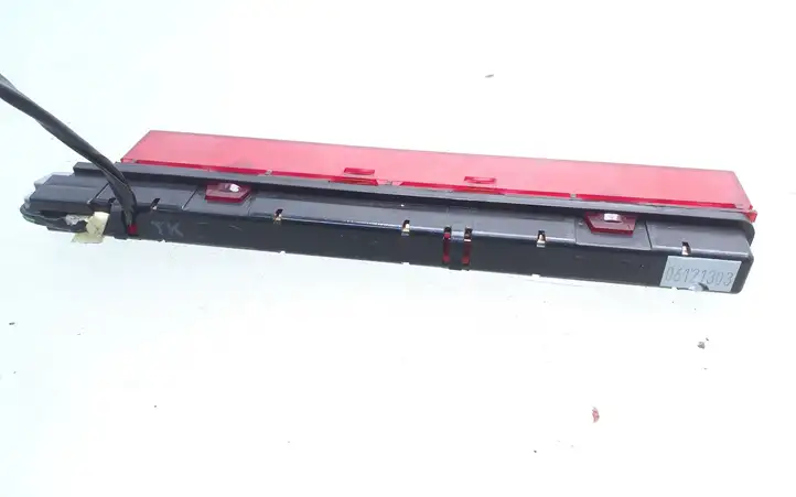 Ford Focus (2005 - 2008) 1S7113A613AE Дополнительный стоп фонарь — фото 2