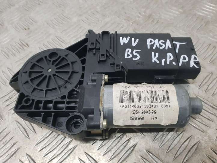 0130821695 Volkswagen PASSAT B5 Priekinis varikliukas langų pakėlėjo