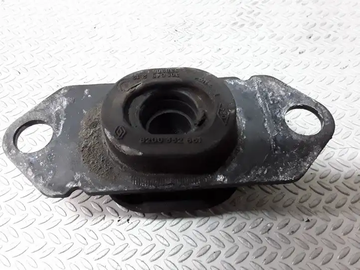 Nissan Note (E11) (2006 - 2014)  8200352861 Подушка коробки передач