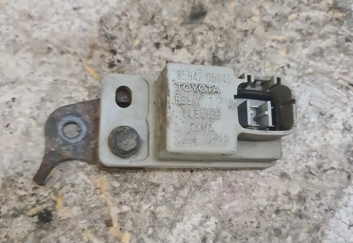 Toyota Avensis T250 (2006 - 2009)  8594205040 Реле обмыва фонарей