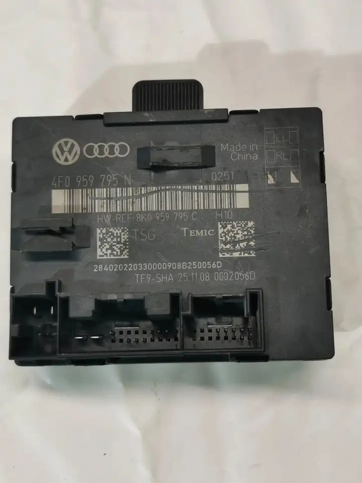 Audi A4 S4 B8 8K (2007 - 2011) 8K0959795C Блок управления дверью — фото 1
