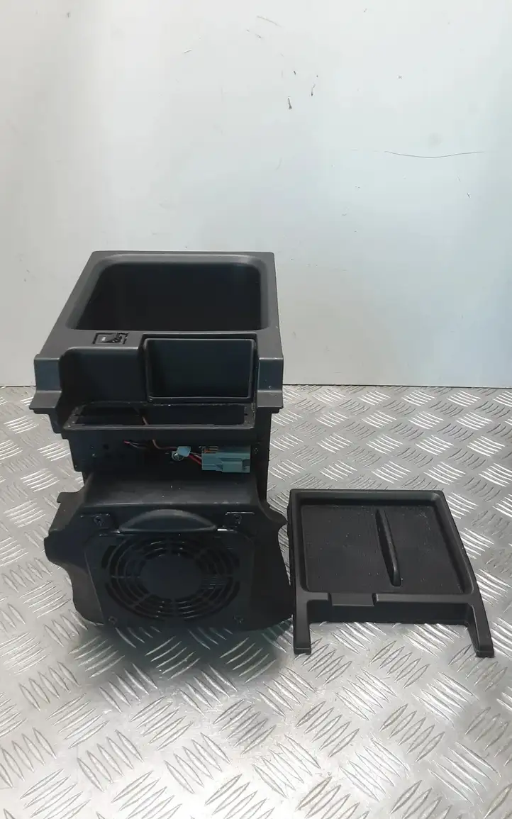 Land Rover Range Rover L405 (2012 - 2017) Автомобильный холодильник — фото 2