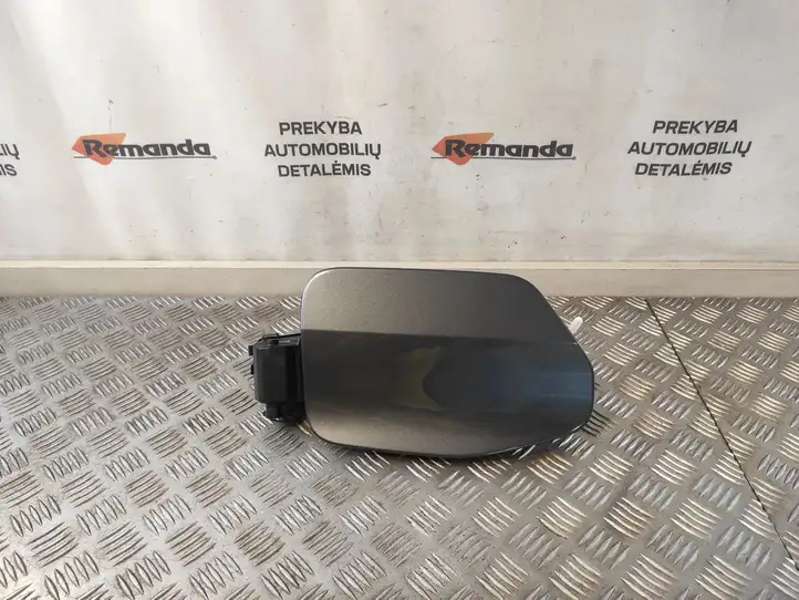 Toyota Prius Prime (2017 - ) 5844747020 Крышка зарядного разъема — фото 1