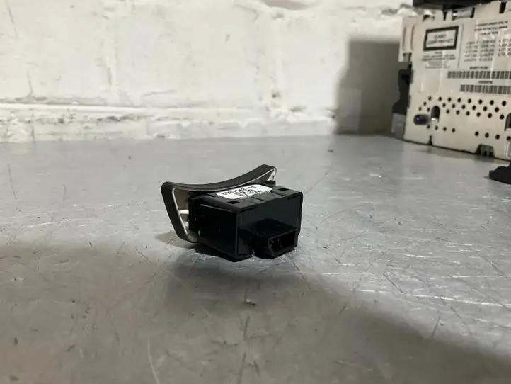 BMW 5 E60 E61 (2004 - 2010) 9147870 Магнитола / мультимедийная система — фото 21