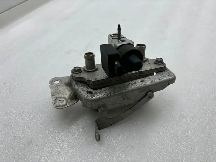 Tesla Model S (2016 - 2021)  103904000D Вентилятор гибридного / электрического автомобиля