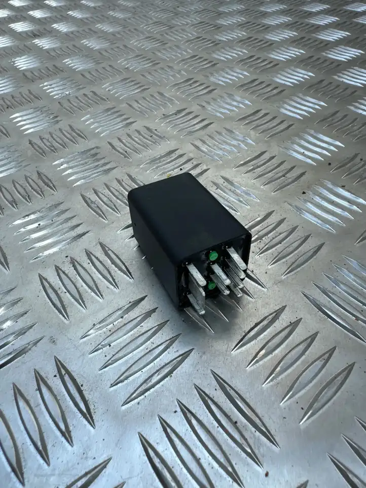 Volkswagen Arteon (2017 - )  04L907282E Реле подогрева свеч