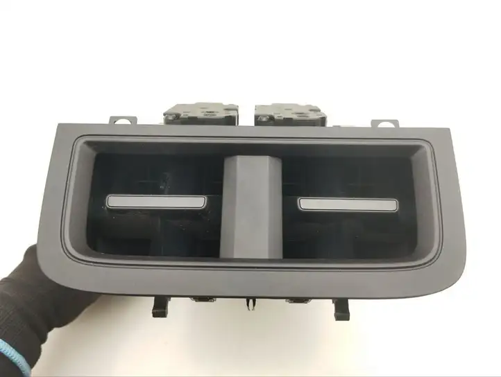 Porsche Taycan 9J1   9J1819202B Задняя воздушный дефлектор