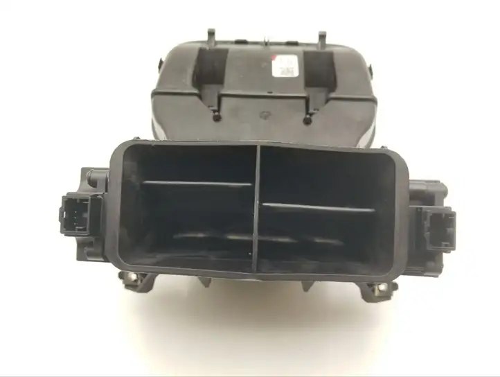 Porsche Taycan 9J1   9J1819202B Задняя воздушный дефлектор