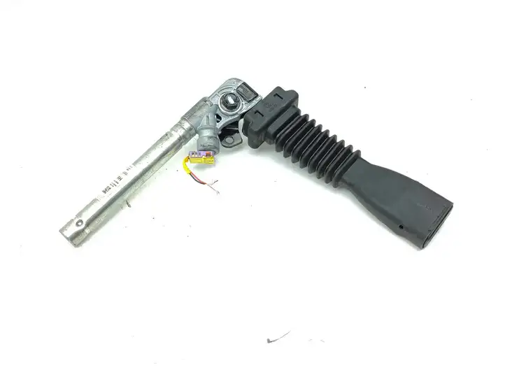 Kia Sportage   88841F1000WK Замок переднего ремня