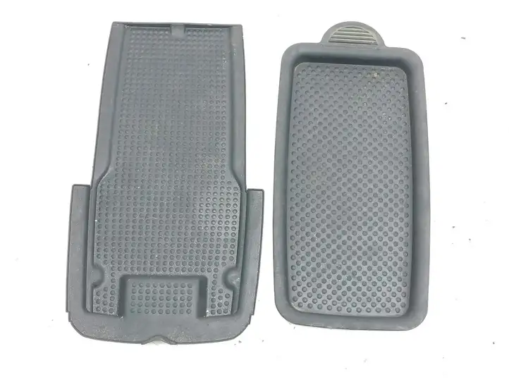 Chrysler Voyager (2004 - 2007)   Подстилочка ящика для вещей