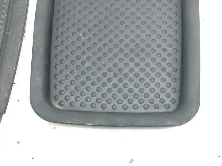 Chrysler Voyager (2004 - 2007)   Подстилочка ящика для вещей