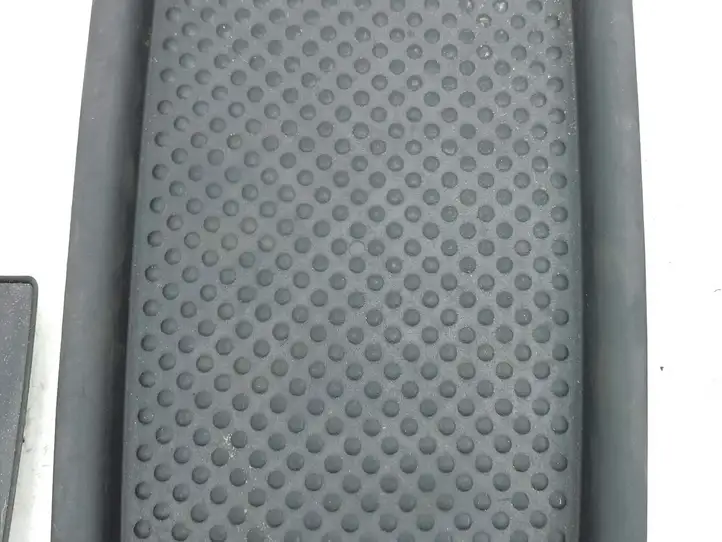 Chrysler Voyager (2004 - 2007)   Подстилочка ящика для вещей