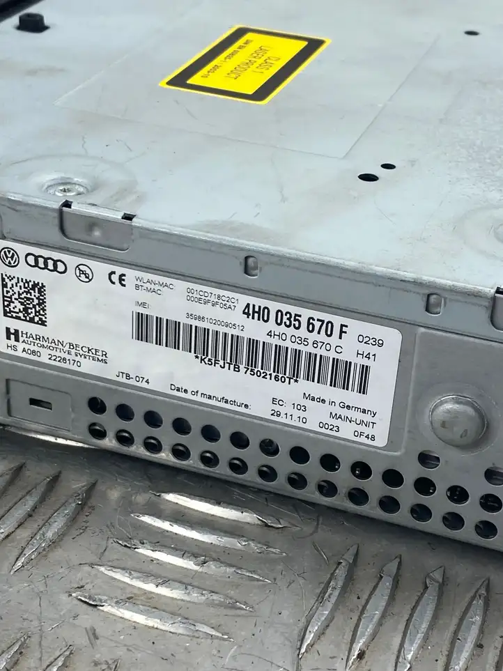 Audi A8 S8 D4 4H (2010 - 2014) 4H0035670F Магнитола / мультимедийная система — фото 2