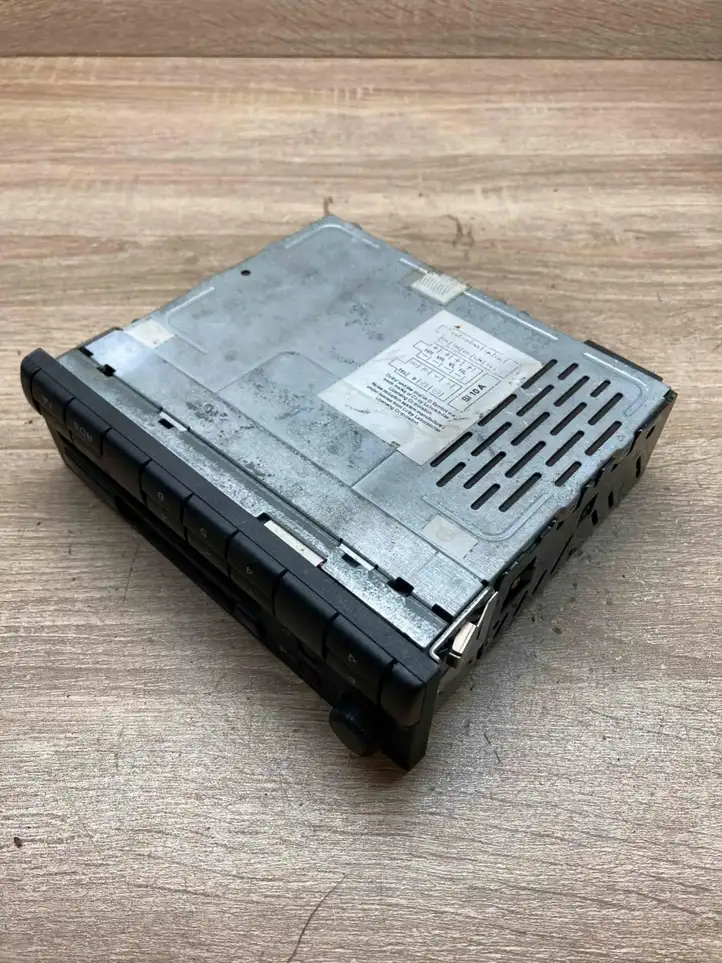 Volkswagen PASSAT B5.5 3B0035186A Магнитола / мультимедийная система — фото 2