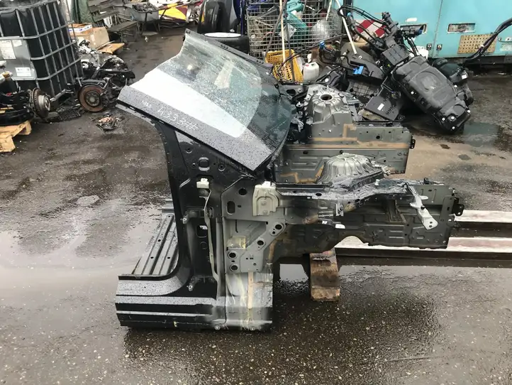 Mercedes-Benz EQE v295 (2022 - )   Передняя четверть