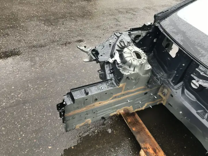 Mercedes-Benz EQE v295 (2022 - )   Передняя четверть