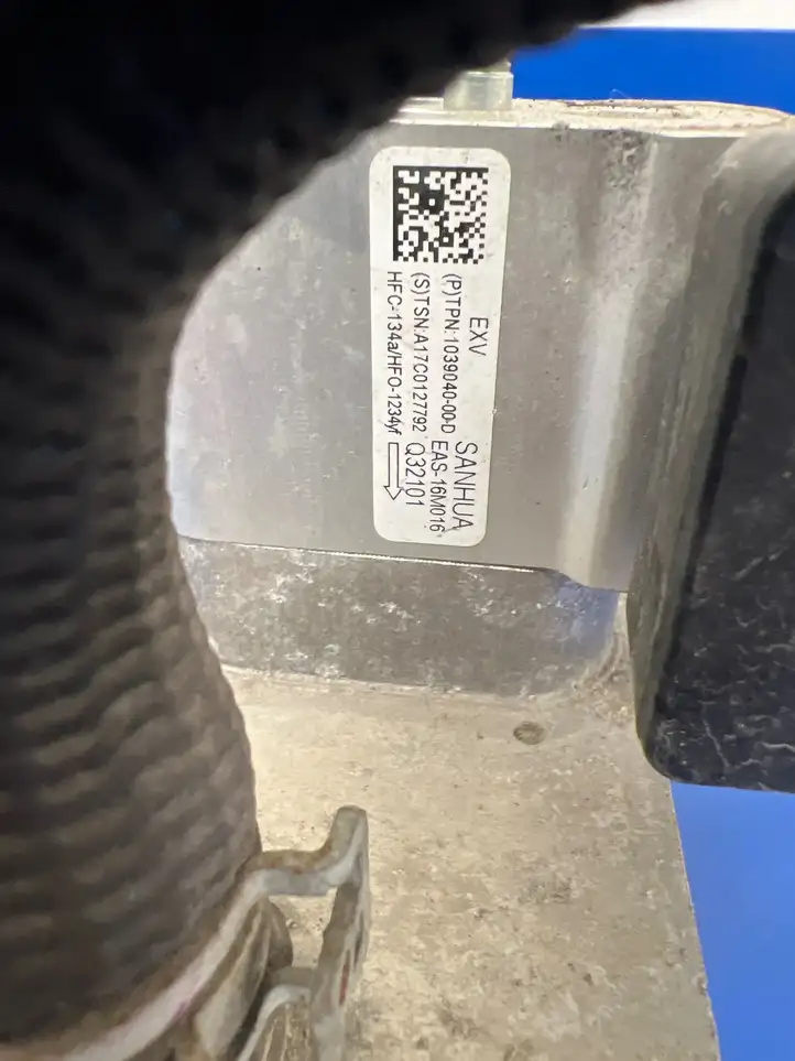 Tesla Model X (2015 - 2021)  103735700D Вентилятор гибридного / электрического автомобиля