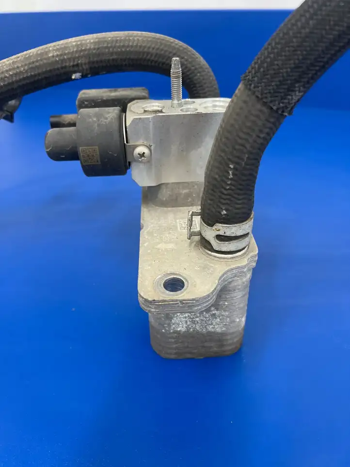 Tesla Model X (2015 - 2021)  103735700D Вентилятор гибридного / электрического автомобиля