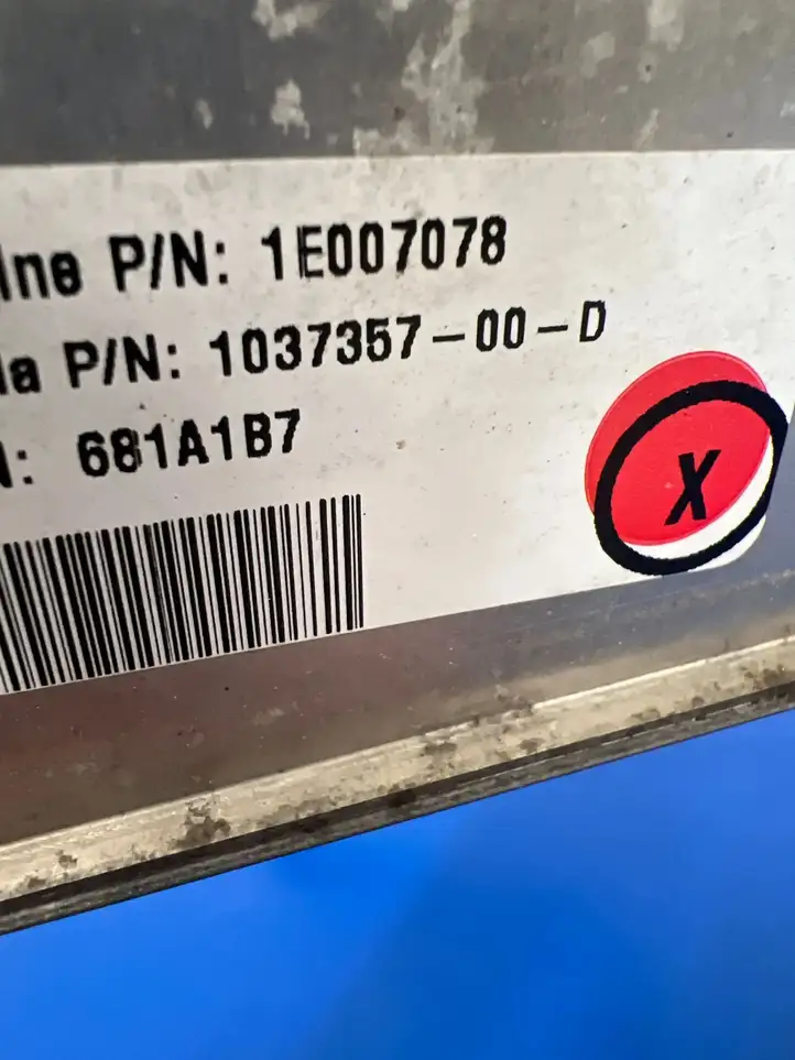 Tesla Model X (2015 - 2021)  103735700D Вентилятор гибридного / электрического автомобиля