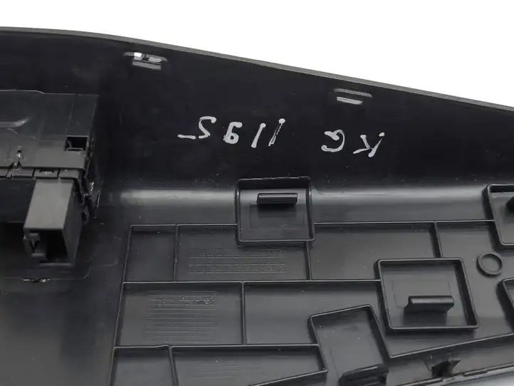 Volkswagen ID.3 10A867227B Накладка кнопки стеклоподъемника — фото 18