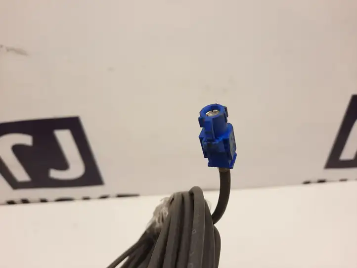 Volvo XC60 (2008 - 2013) Проводка камеры — фото 4