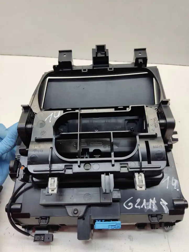BMW 3 G20 G21 (2019 - ) 6806796 Ящик центральной консоли — фото 10
