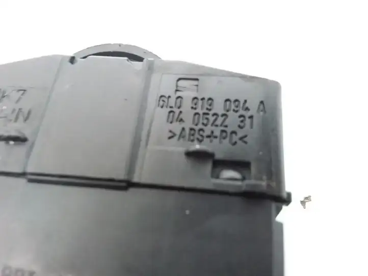 Seat Ibiza III (6L) (2002 - 2008) 6L0919094A Включатель освещения интерьера — фото 3