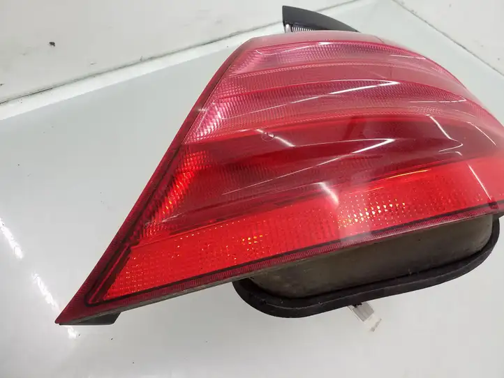 Mercedes-Benz C W203 (2000 - 2007) A2038200664 Задний фонарь в кузове — фото 6