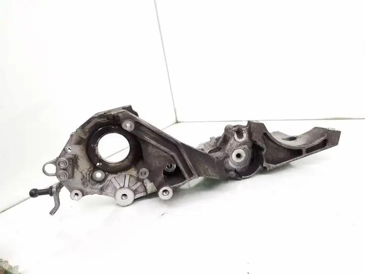 Volkswagen PASSAT B7 (2011 - 2014) 03L903143Q Кронштейн генератора — фото 2