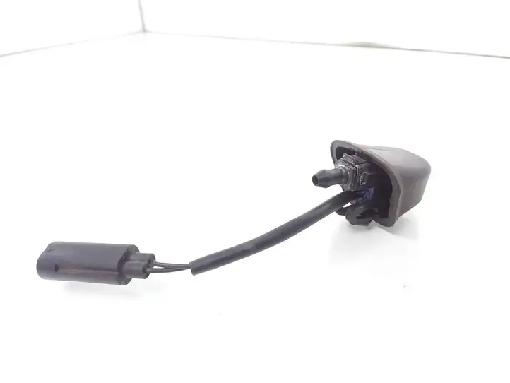 BMW 3 E92 E93 (2005 - 2014) 8365385 Форсунка омывателя лобового стекла — фото 2