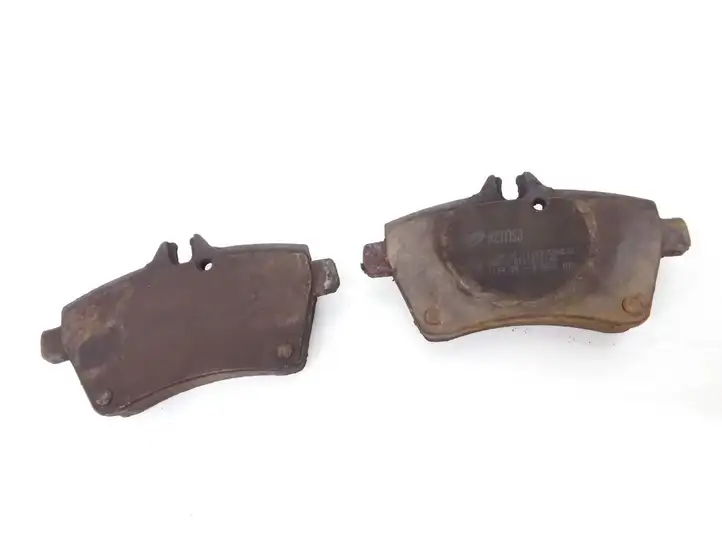 Mercedes-Benz A W169 (2004 - 2012) Передние тормозные колодки — фото 2