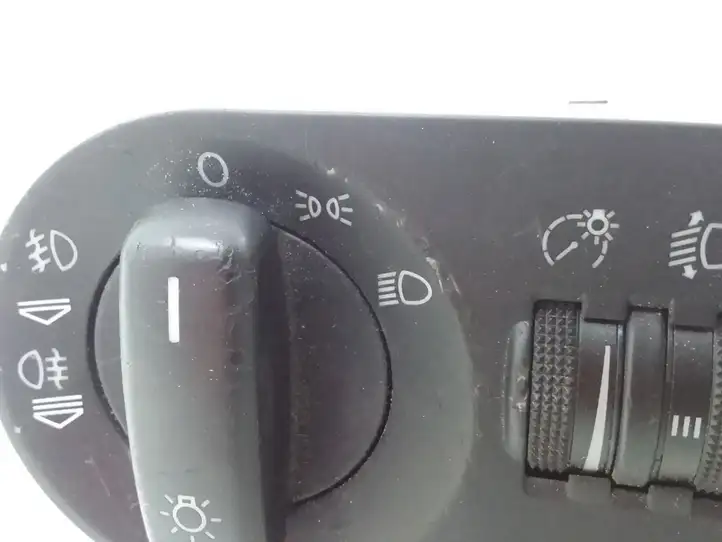 Audi A3/S3 8P (2003 - 2005) 8P1941531C Включатель фонарей — фото 5