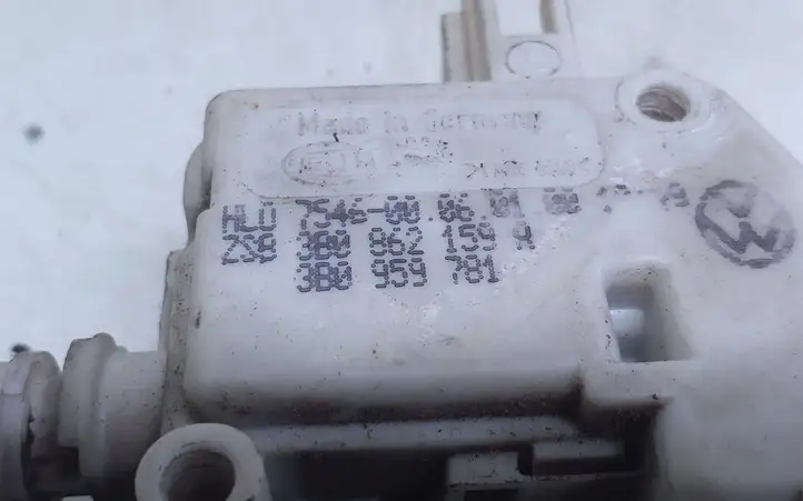Volkswagen PASSAT B5 (1997 - 2000) 8B0862159R Актуатор замка задней двери — фото 5