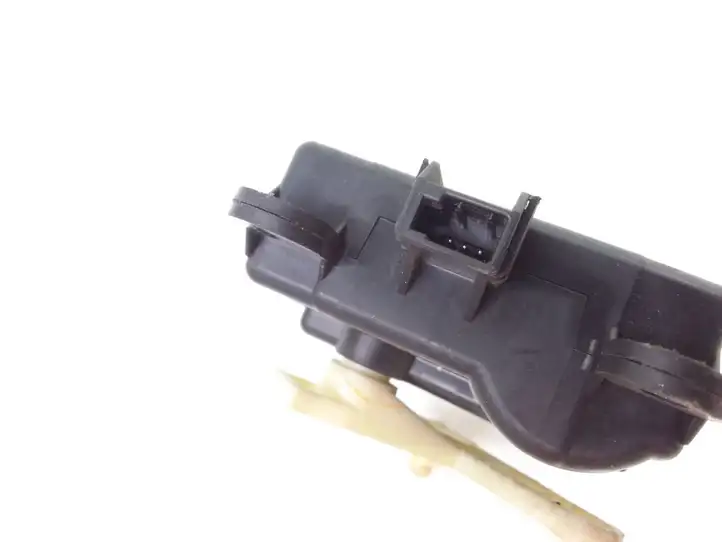 Nissan Primera (2001 - 2008) 3T05030820 Двигатель задвижки потока воздуха — фото 3