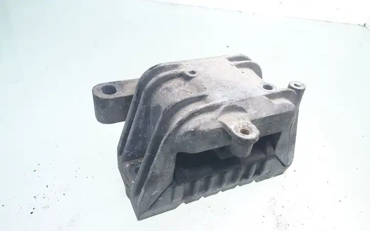 Volkswagen PASSAT B6 (2005 - 2010) 1K0199262P Опора двигателя — фото 1