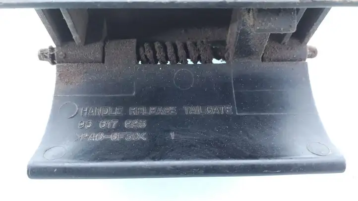 Chevrolet Nubira (2003 - 2009) 96617925 Ручка крышки багажника — фото 2