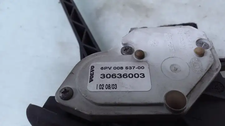 Volvo V70 (2000 - 2004) 30636003 Педаль акселератора — фото 3