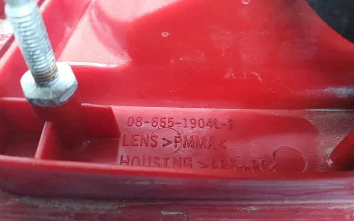 Skoda Octavia Mk1 (1U) (1996 - 2004) 086651904L Задний фонарь в кузове — фото 8