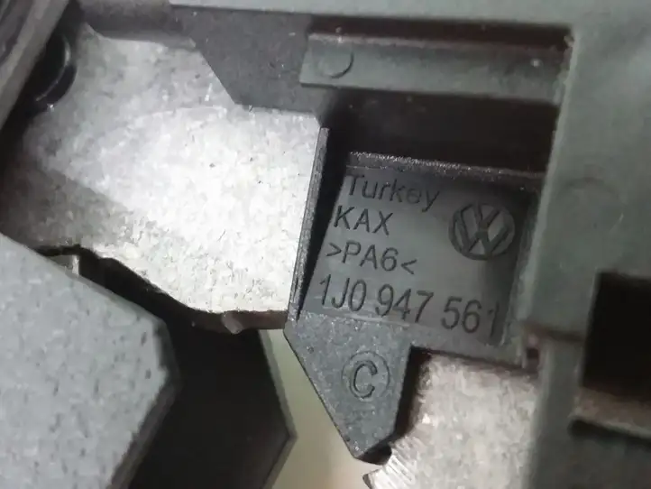 Skoda Fabia Mk3 (NJ) (2015 - 2021) 6V0711461A Механизм ручного тормоза (в салоне) — фото 4