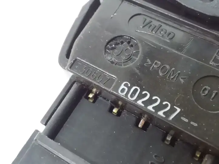 Dacia Logan I (2004 - 2012) E30607 Кнопка стеклоподъемников — фото 3