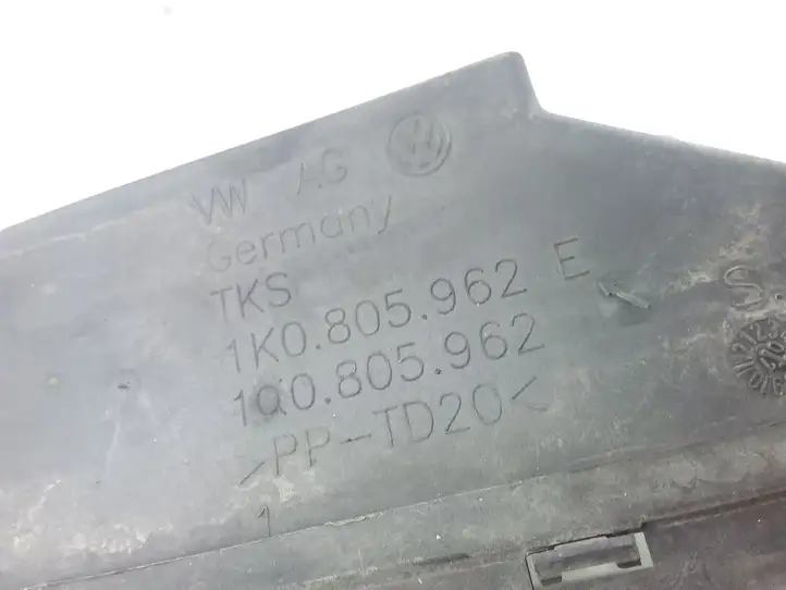 Volkswagen PASSAT B6 (2005 - 2010) 1K0805962E Детали воздухозаборника — фото 4