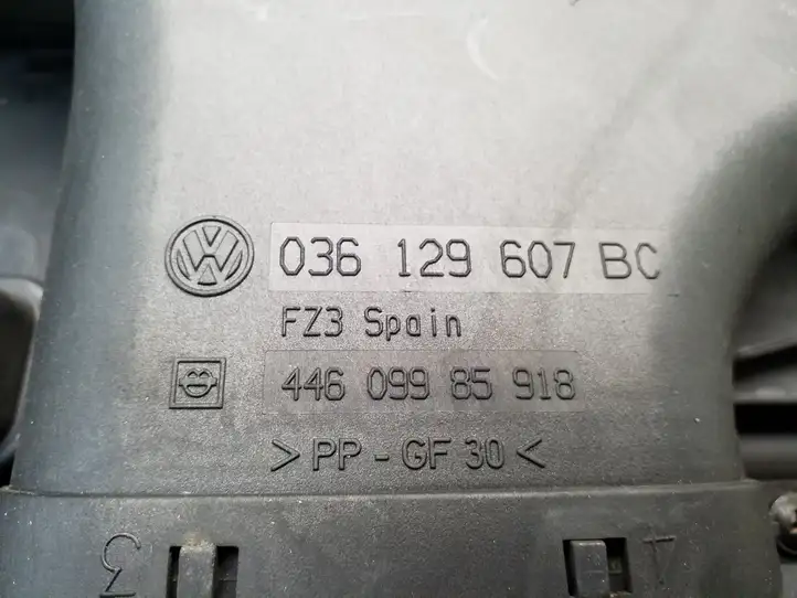 Skoda Fabia Mk1 (6Y) (1999 - 2007) 036129607BC Крышка двигателя декоративная — фото 3