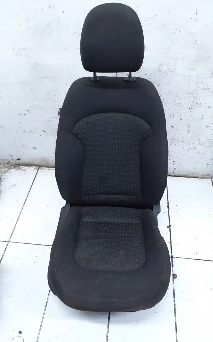Hyundai ix35 (2009 - 2013) 889202Y000 Переднее сиденье пассажира — фото 1
