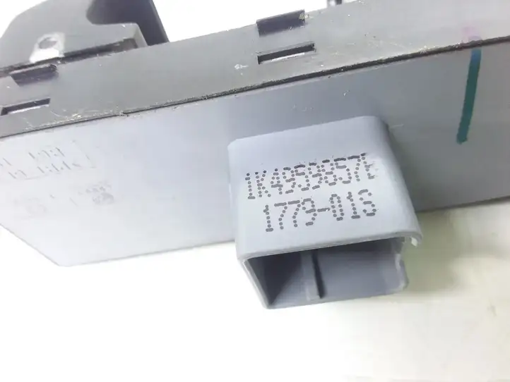 Volkswagen Touran I (2003 - 2010) 1K4959857B Блок кнопок стеклоподъемников — фото 3