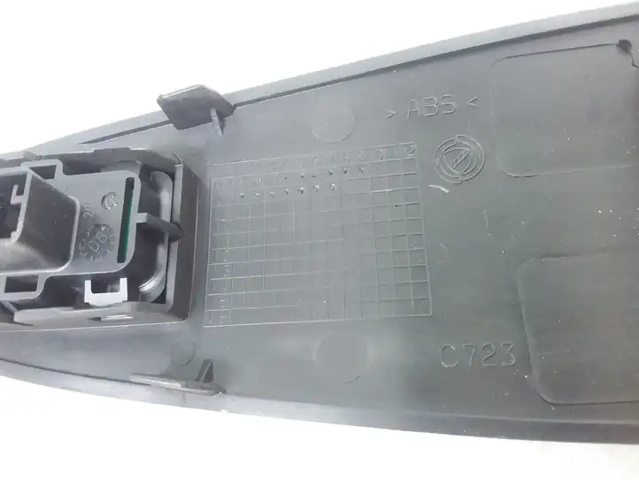 Fiat Croma (2005 - 2011) C723 Кнопка стеклоподъемников — фото 3