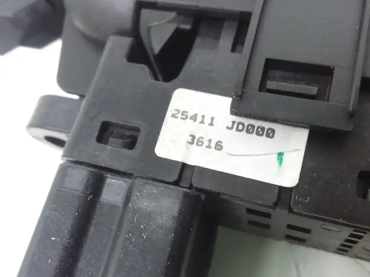 Nissan Qashqai (2006 - 2010) 25411JD000 Блок кнопок стеклоподъемников — фото 3