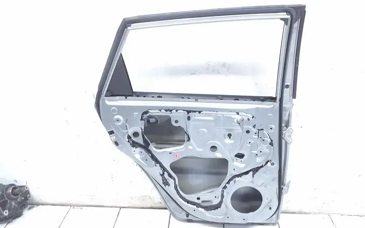 Toyota Auris E180 (2012 - 2018) Задняя дверь — фото 4