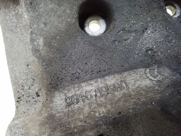 Ford Focus (2005 - 2008) 9646719580 Кронштейн компрессора кондиционера воздуха — фото 3